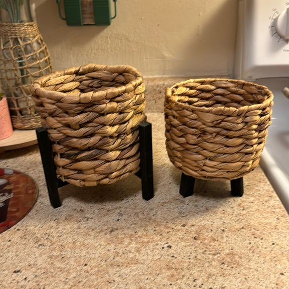 Other - Set of 2 weaved wicker planters
